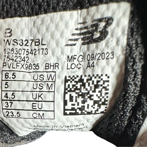 New Balance 327 Women's Athletic Shoes in Black, White - Picture 3 of 15
